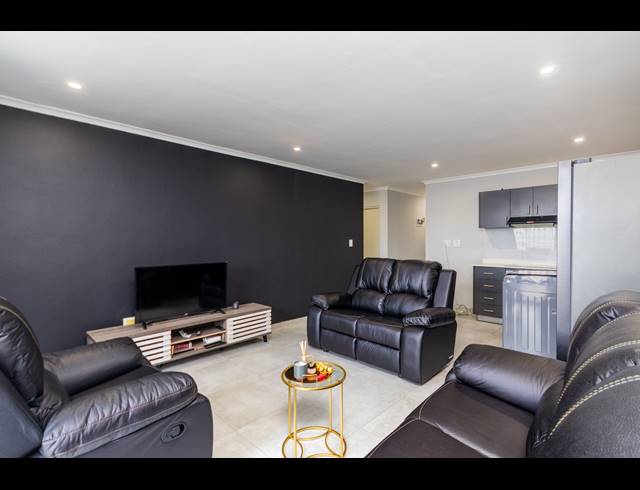 3 BEDROOM APARTMENT TO LET IN PARKLANDS